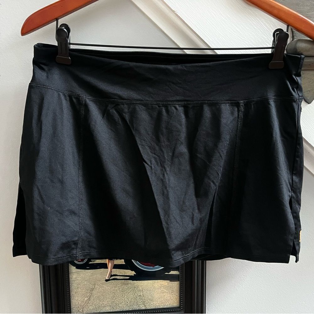 Lucy Lucytech Black Tiered Athletic Tennis Skort sz L EUC
